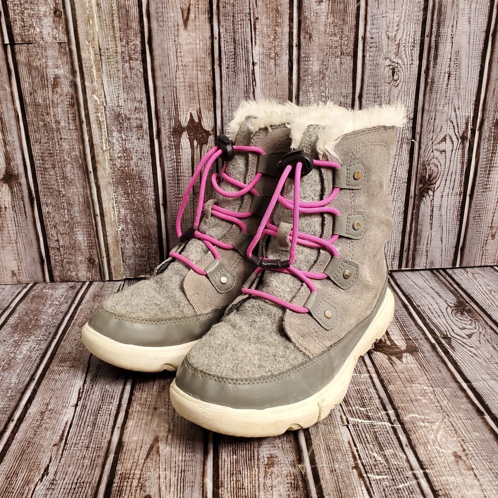 Sorel Kid Boots 5 Gray Faux Fur Lined Winter Snow Pink Laces Waterproof Relaxed